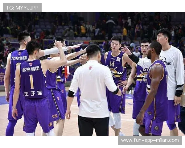 巴萨罗贝托争顶助攻队友抢点破门，精彩配合再度证明球队实力