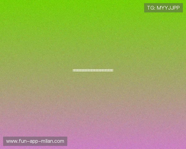 越南举重运动员阮成辉在第三届亚洲青年运动会上夺得金牌